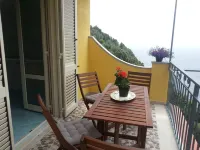 HOUSE WITH PRIVATE PARKING AND MAGNIFICENT VIEW ON THE BAY OF POSITANO