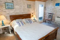 Rent house with garden 350 m2 800 m from the sea and 1km from Dolus village of Tartifume Hotels in Dolus D'Oleron