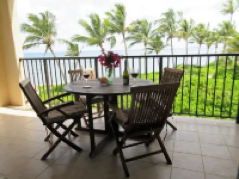 Gorgeous Beach front 2 bed 2.5 bath condo "Serenity by the Sea"