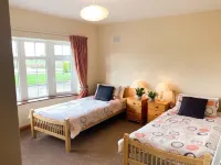 Spacious four-bed property located in Banagher outside Birr. Hotels in Offaly