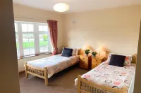 Spacious four-bed property located in Banagher outside Birr. のホテル