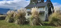 Thistlebee Cottage just outside charming Ashland, Oregon Hotels near Fish Lake