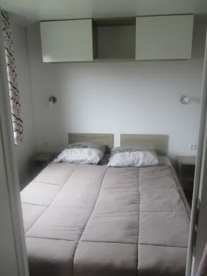 Mobilhome Avec Grande Terrasse, 6 Personnes, 3 Chambres, 2 Salles de Bain, 2 WC Hôtels à : Trégunc