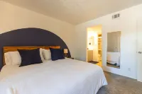 Adorable 2 bedroom condo near many amenities in Fiesta District of Mesa Az.