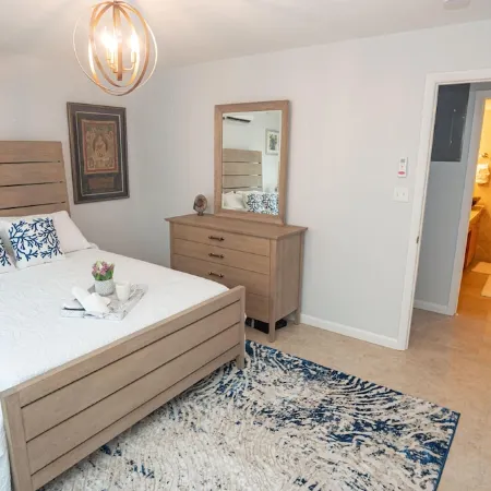 1BR/1BA New Oceanside Condo