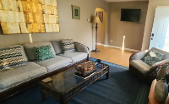 The Jackie O ~ One Bedroom Relaxing Retreat