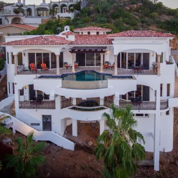 Spectacular Private Luxury Villa with Ocean View!