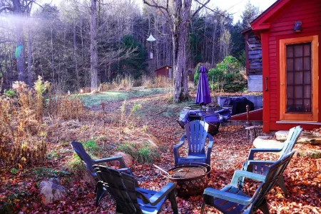 "Everything  VT"  Getaway Centrally Located:  Ski, Shop, Golf,  Hike, Relax Отели в г. Андовер