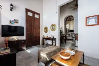 Charming Home Mins To Hospital Pavia & El Morro!