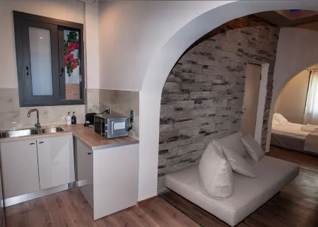 Sia's Retreat 2 Modern Apt Athens Riviera Отели в г. Калифея