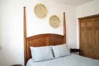 Cozy Beach Front Lake Cabin with Hot Tub! Hotels in Hamlin County