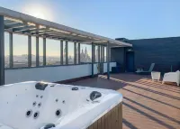 Penthouse best views of Pilar jacuzzi and garage