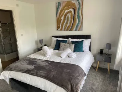 Charming 3-bedroom Norwich Retreat With Garden & Private Parking Hotels in Sprowston