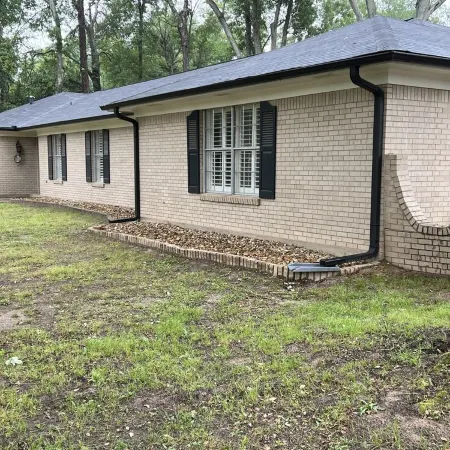 BestStays@King Bee. Large Groups OK.TVs in rooms and Newly Fenced Backyard