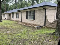 BestStays@King Bee. Large Groups OK.TVs in rooms and Newly Fenced Backyard