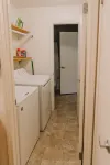Cozy  apartment with hot tub/pool only minutes from canyons!