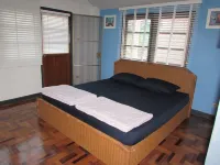 Idyllic beach villa C8 in the tropical garden beach in front of the door Hotell i Chakphong