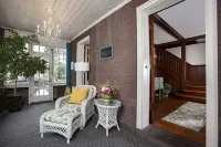 Inn-at-the-Brownstone,  only 3.3 miles to Hershey Park