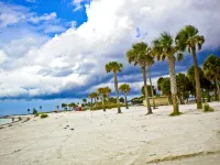 Tarpon Springs Tropical House- 3 Bedroom/2 full bathrooms! Hotel in zona 4835 Green Key Rd