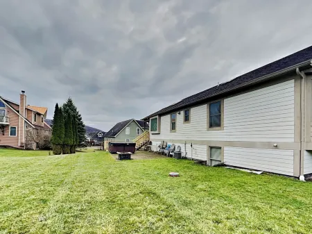 Beautiful Day Отели рядом с достопримечательностью «Deep Creek Marina»