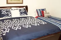 Charming 2BD Private Condo for Families/ 3 beds / washer and dryer in building