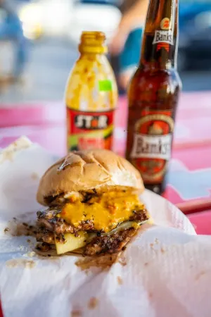 7 Minute walk to BEACH /Brand New Luxury Villa / Sleeps 10 Отели в г. Портерс