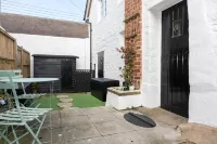 Charming 2 Bedroom Character Cottage