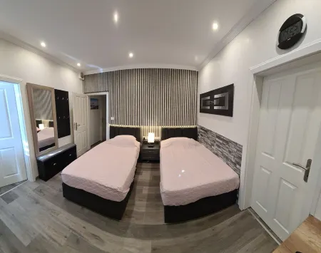 W3, Ferienwohnung mit Klimaanlage 42qm Отели в г. Хюлльхорст