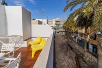 HOUSE TOUCHING THE SEA 2. AMAZING VIEWS.