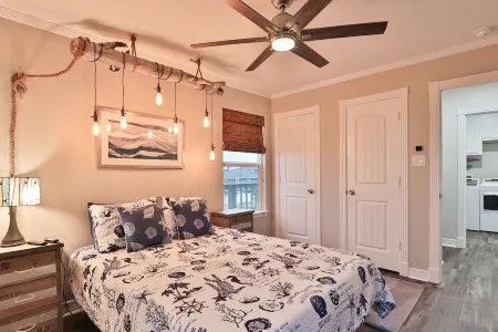 Beachfront Gulf Views!!!! Newly added playground!!