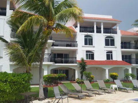 Peaceful Oceanfront Paradise - 100 Feet from Caribbean!
