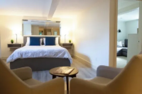 Charming suite at the lake, right in the heart of the village.