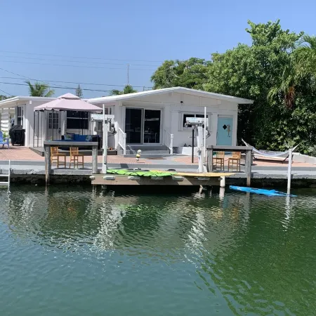 Summer Discounts Avail Weeks- 3Bdr./3ba. Updated Canal Access Sombrero-Message