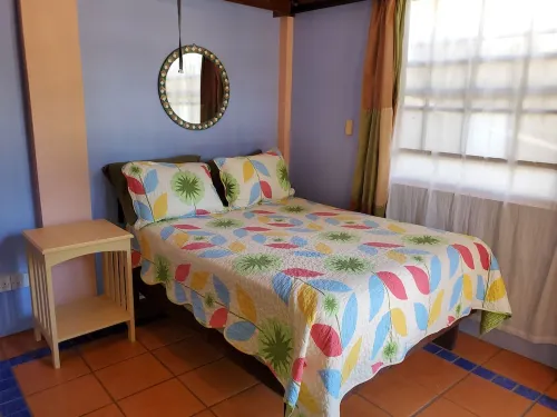 Private, Cozy, 2 Bedroom Suite - 2 Minutes from the Beach!