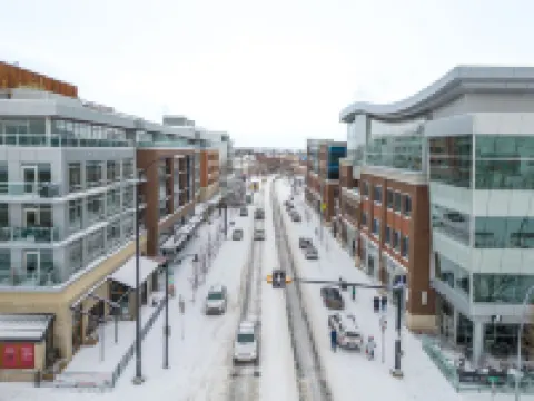 Upscale Historic Loft | TOP FLOOR | Downtown | Free Parking