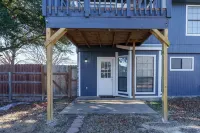 Spacious 3BR/2.5BA House with Serene Balcony Retreat - Your Perfect Getaway