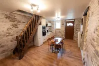 Burgundian loft at the foot of the Seine springs Hotels in Cete-d'Or