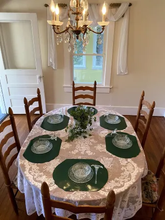 King Family Farmstead- Spacious family home