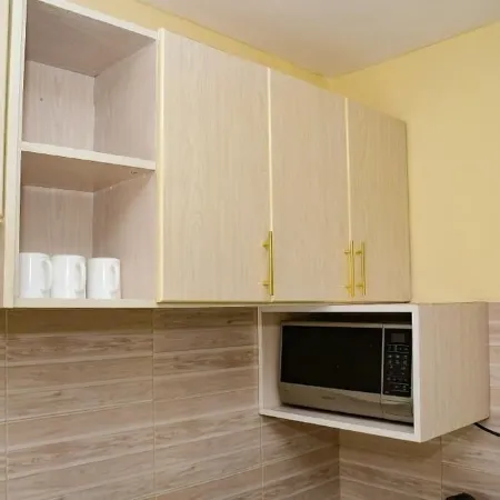 Cozy brand-new fully furnished 2 bedroom, 2 bath suite 5min from city center