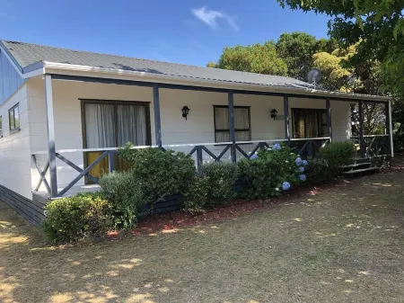 Pauanui Beach House. Отели в г. Пауануй