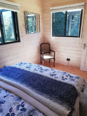 Cosy Country Cottage - Hot Tub- Pizza Oven- Fire Pit - Rural Setting On 4 Acres