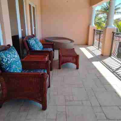Beautiful Villa with Beach Access Others
