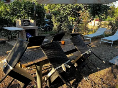 Small vacation villa, beach and barbecue :-) Hotels in 