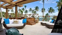 Beachfront Luxury 1 BDR Apt. Sleeps Up To 4 @ Balcones Del Atlantico