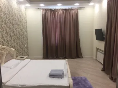 Kreschatik Str two bedroom VIP
