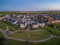 Excellent Home for your Family Reunion, Occasion Guest, Retreats & Conferences. Hotels in Rocky View County