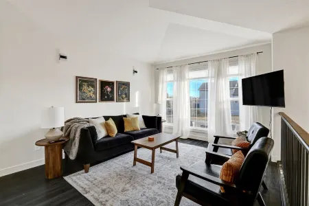 Stunning 3 bed/2 bath in GP!