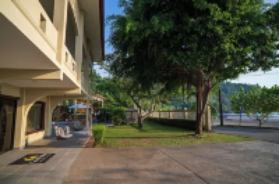 7 Bedroom Luxury Oceanfront Villa on South End of Jaco Beach