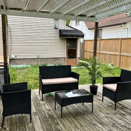 The Boho Oasis: Spacious Deluxe Apartment, Close to All Amenities, Safe & Quiet