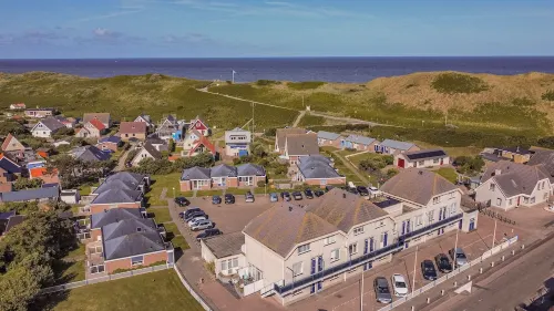 Vacation home in a unique location at the foot of the dunes